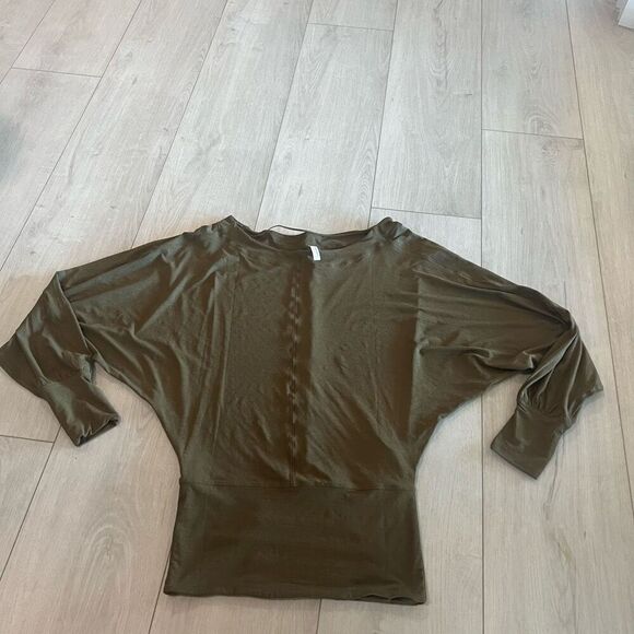 Free People FP Movement Sky High Long Sleeve Dolman Top Olive Green Size M - Picture 1 of 7